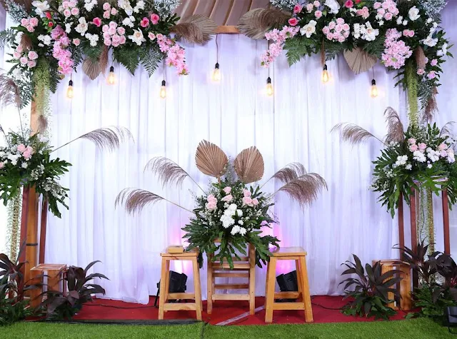 Backdrop pernikahan akad nikah lamaran rustic